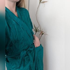 Authentic 100% silk kimono robe from Hong Kong teal